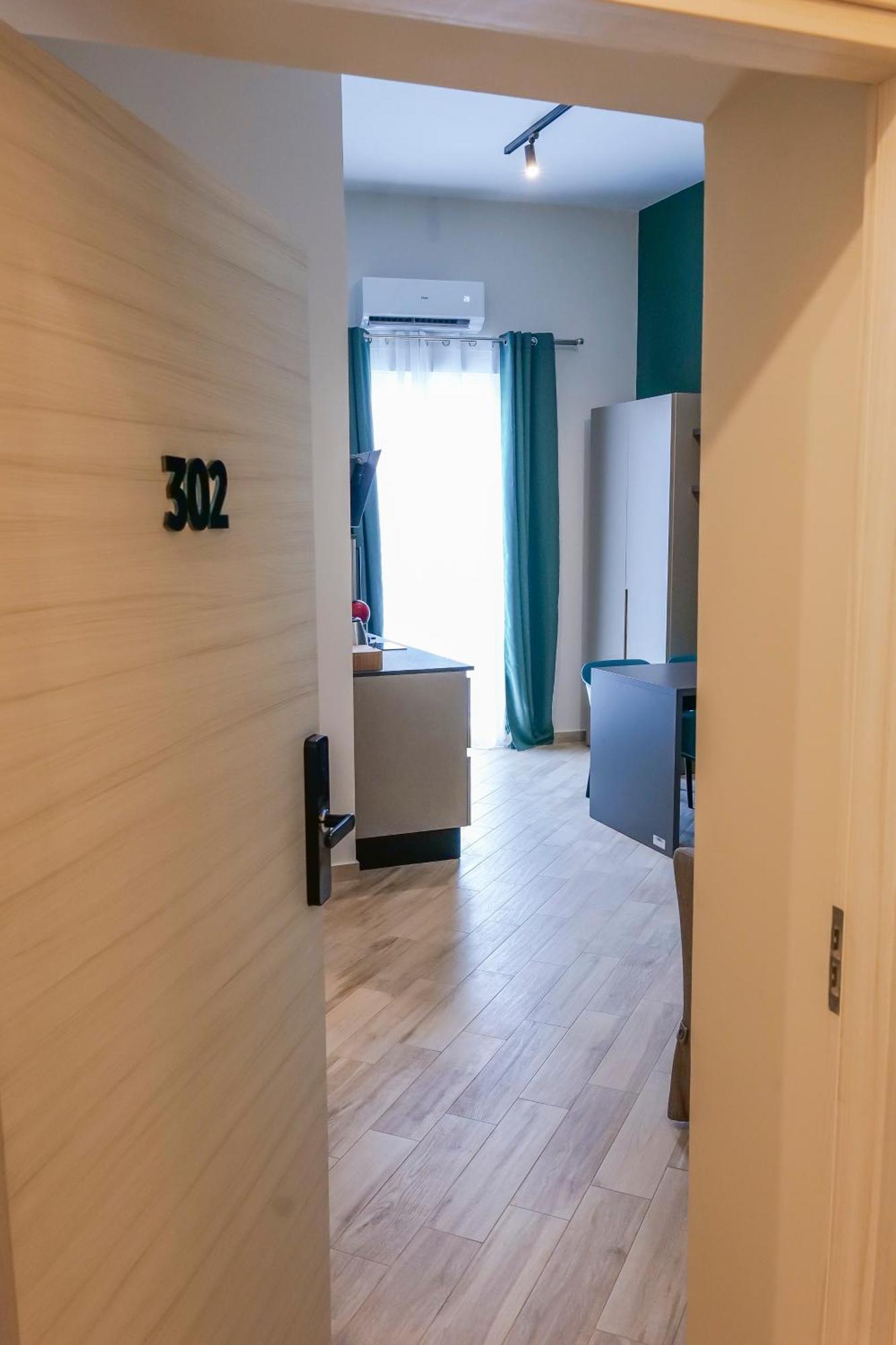 Rooftop Parthenopeo Contemporary Rooms เนเปิลส์ ภายนอก รูปภาพ
